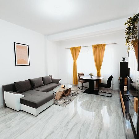 Cozy Aparthotel - Central City Suceava Dış mekan fotoğraf